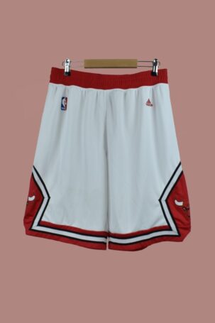 Vintage Adidas NBA Chicago Bulls Basketball Shorts σε Λευκό - Κόκκινο Men's L