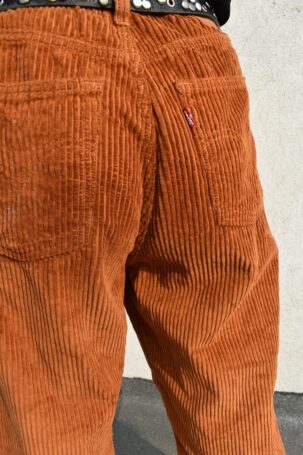 Vintage Levi's High Rise Κοτλέ Ribcage Wide Leg παντελόνι σε καφέ No US 31